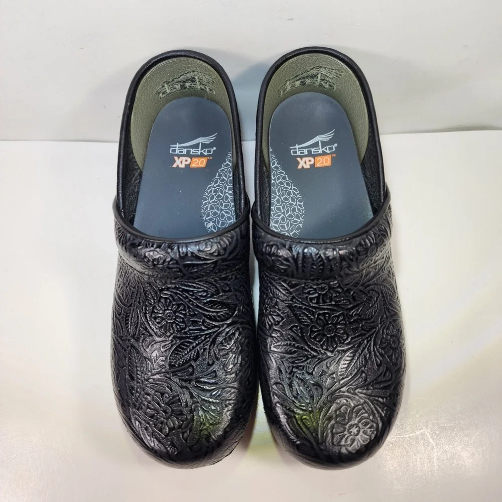 Dansko XP 2.0 Etched Leather Clog Womens EUR 37 US 6.5-7 Black Floral EUC - Picture 7 of 12